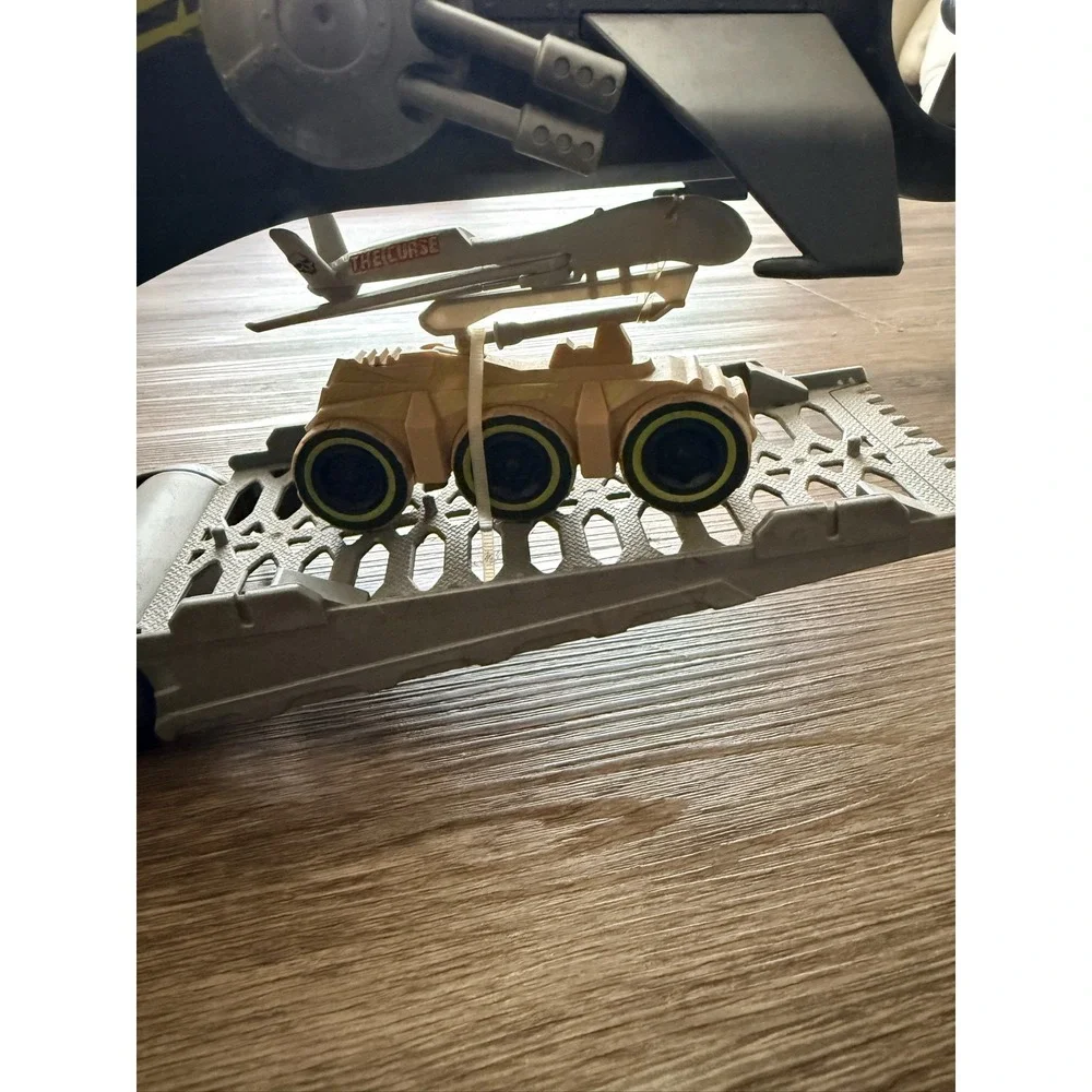 Lanard The Curse The Corps Military Adventure Toy Helicopter Skull MG Vehicle